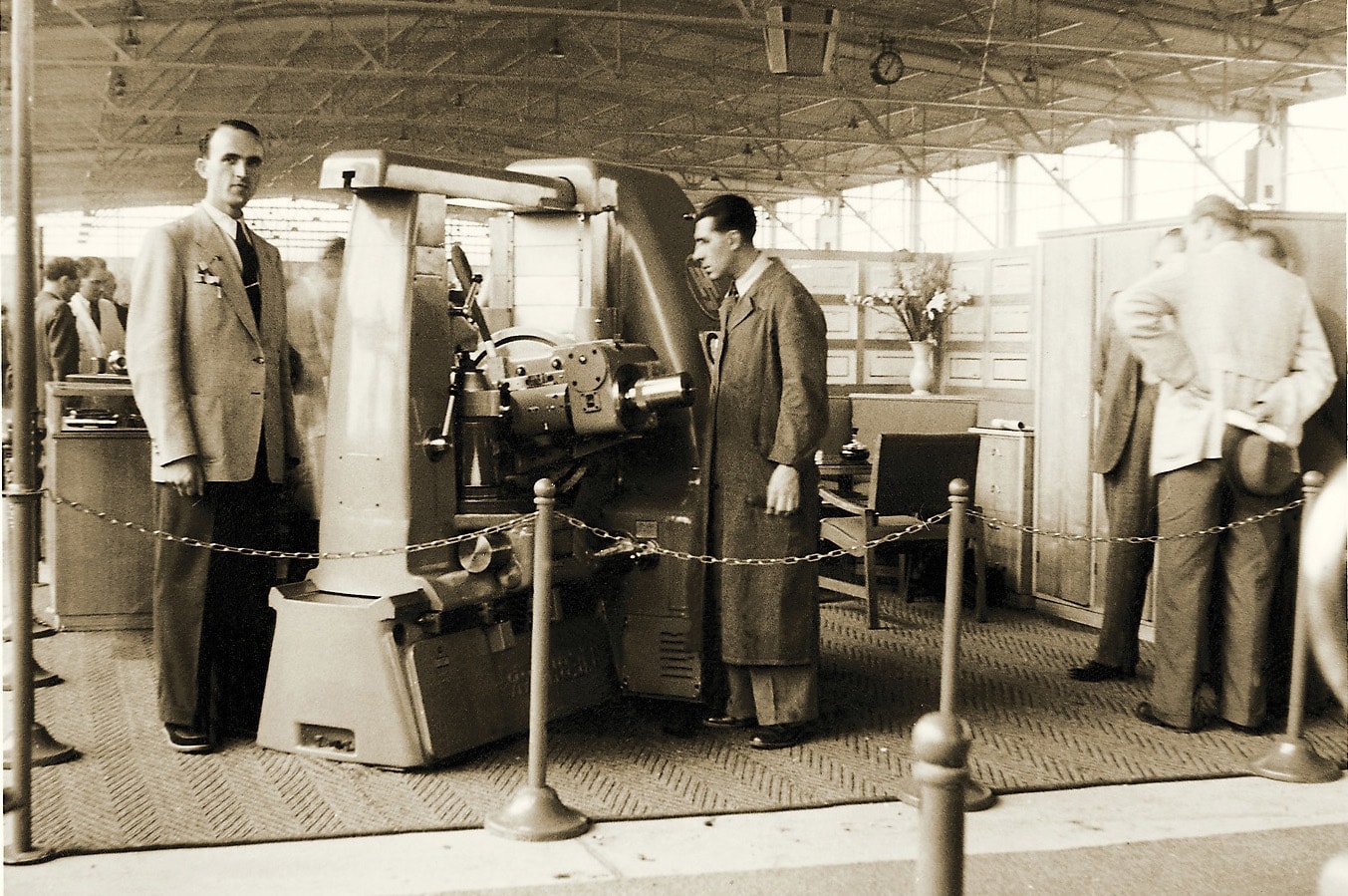 Liebherr gear hobbing machine 1950s1